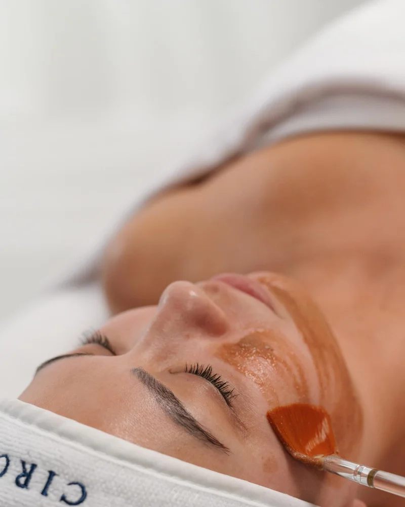 Gelaatsverzorging met Circadia peeling bij Nova Sense